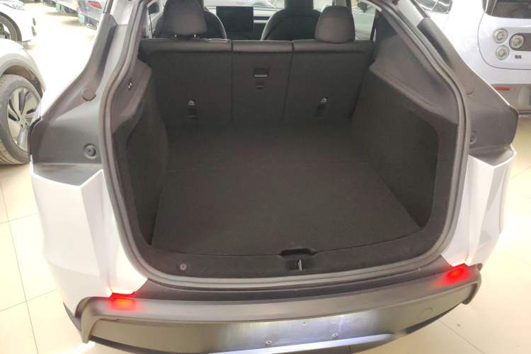 Used Tesla Model Y 2025 Rear-Wheel-Drive Version
