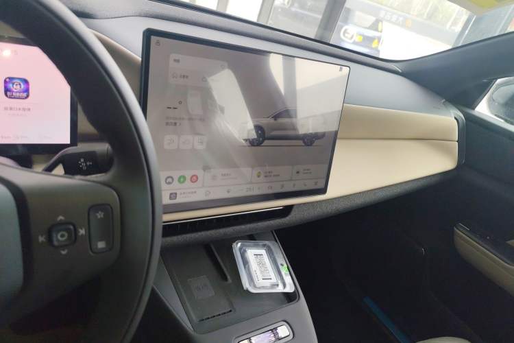 Used Volvo XC70 Plug-in Hybrid 2026 Model Two-Wheel Drive Long-Range Core Audio And AC Panel