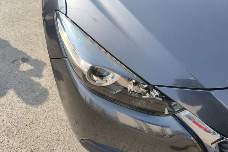 Used Mazda Mazda 3 Axela 2017 Sedan 1.5L Automatic Comfort Model China VI Standard