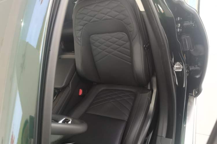 Used Jaguar XFL 2021 XFL 2.0T P250 Two-Wheel-Drive Luxury Deluxe Edition
