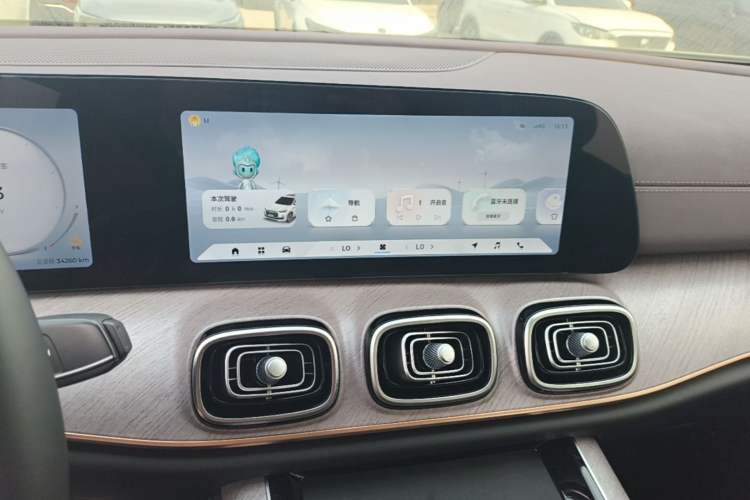 Used Chery Tiggo 9 C-DM 2025 1.5T 106KM Ultra-Comfort Edition 5 Seats Lithium-NMC Audio And AC Panel