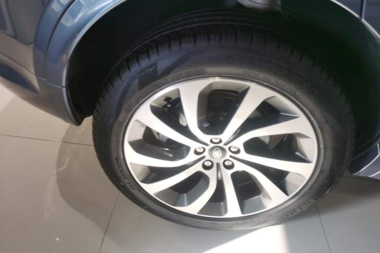 Used Land Rover Discovery Sport 2022 Revised Version 249 PS R-Dynamic S Performance Edition 5 Seats Exterior 3