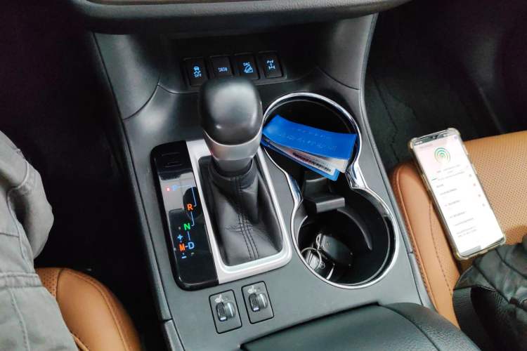 Used Toyota Highlander 2018 2.0T Four-Wheel Drive Knight Edition 7 Seats China VI Standard
