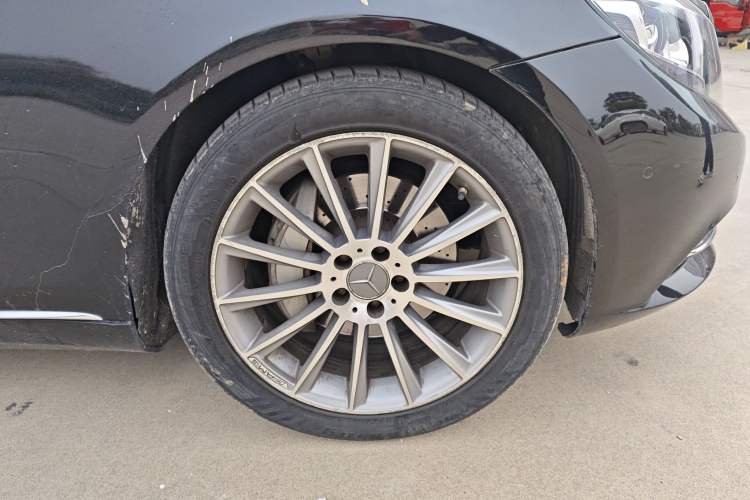 Used Mercedes-Benz S-Class 2014 S 400 L HYBRID Right Front Wheel Hub