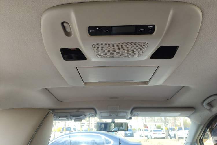 Used Nissan Quest 2015 3.5L SL