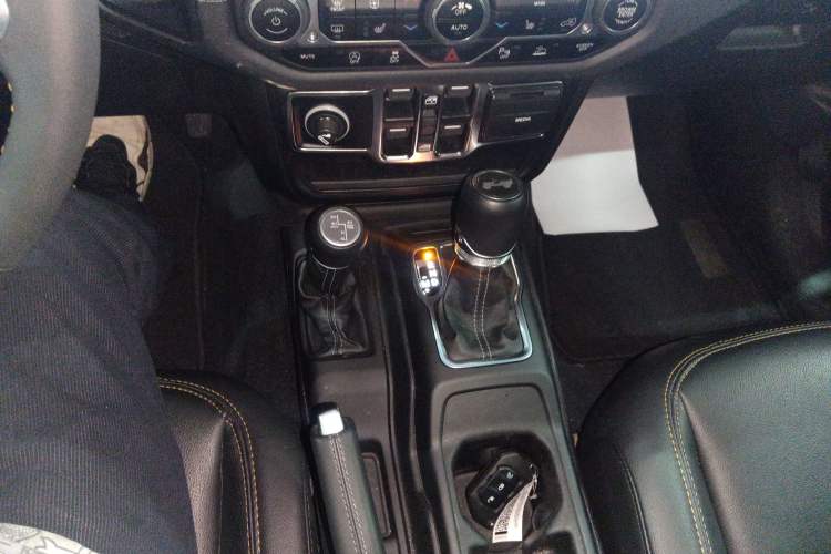 Used Jeep Wrangler 2024 2.0T Sahara Four-Door Edition