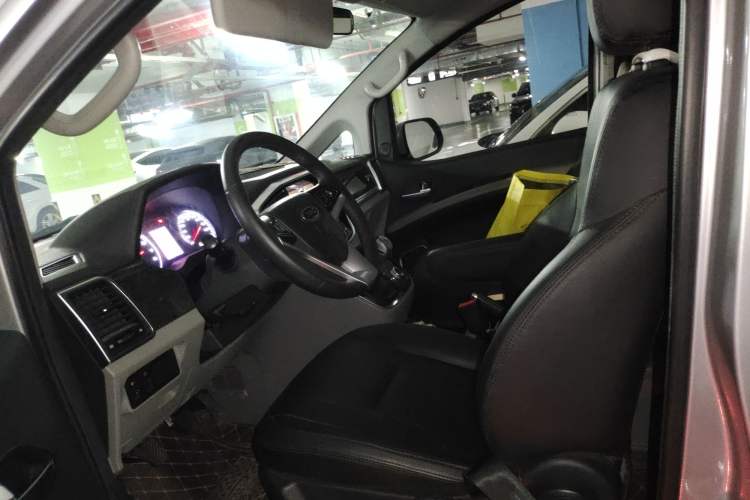 Used JAC Refine M4 2017 2.0T Manual Luxury Version