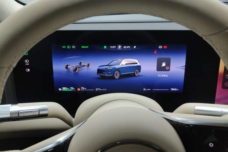 Used Hima AITO M9 2025 Extended-Range Ultra Version 52 kWh 6-Seater
