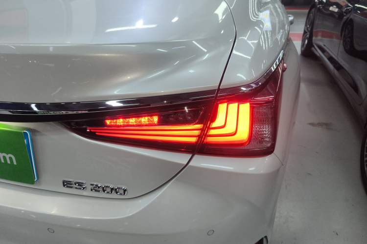 Used Lexus ES 2022 200 Excellence Edition
