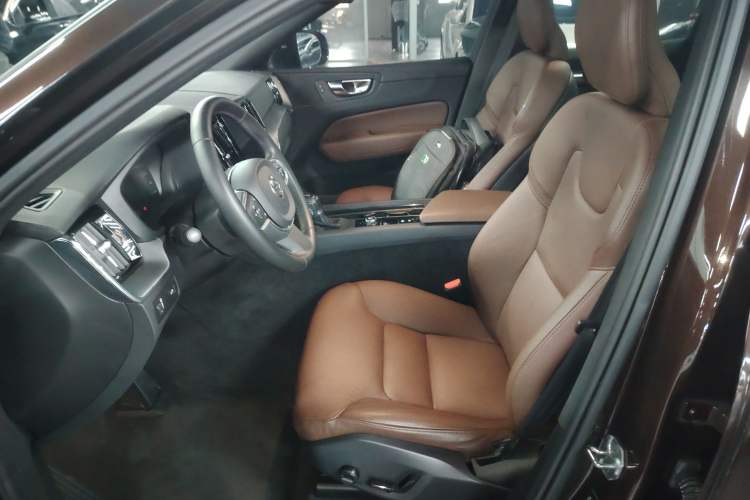 Used Volvo XC60 2021 T5 4x4 Smart Luxury Edition