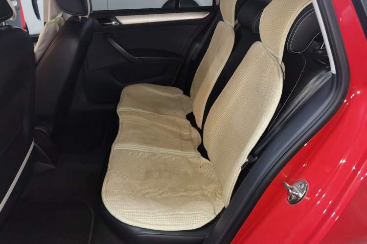 Used Skoda Rapid Spaceback 2016 Revised 1.6L Automatic Chuanxing Version Left Rear Seat