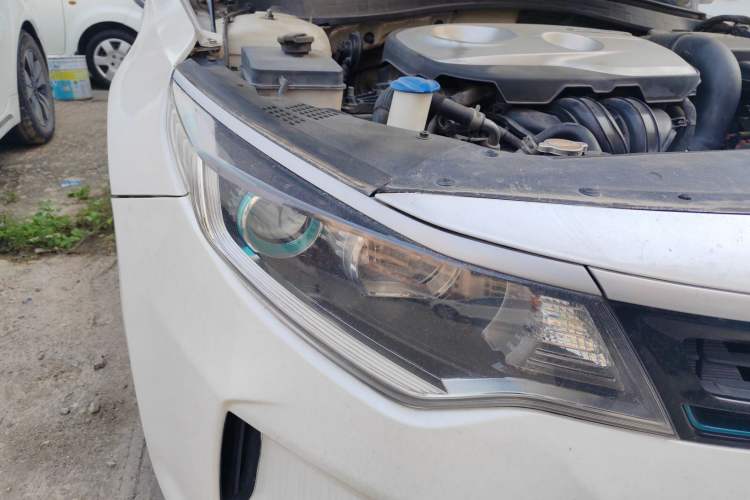Used Kia K5 2016 2.0L Hybrid GLS Right Front Headlight