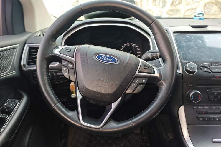 Used Ford Edge 2018 EcoBoost 245 Two-Wheel-Drive Platinum Edition 7-Seater China V Emission Standard
