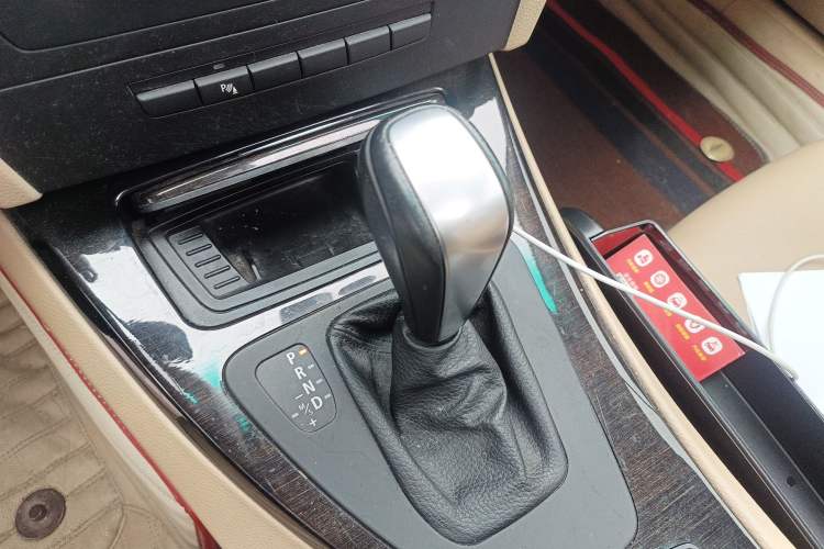 Used BMW 3 Series 2011 325i Luxury Edition
