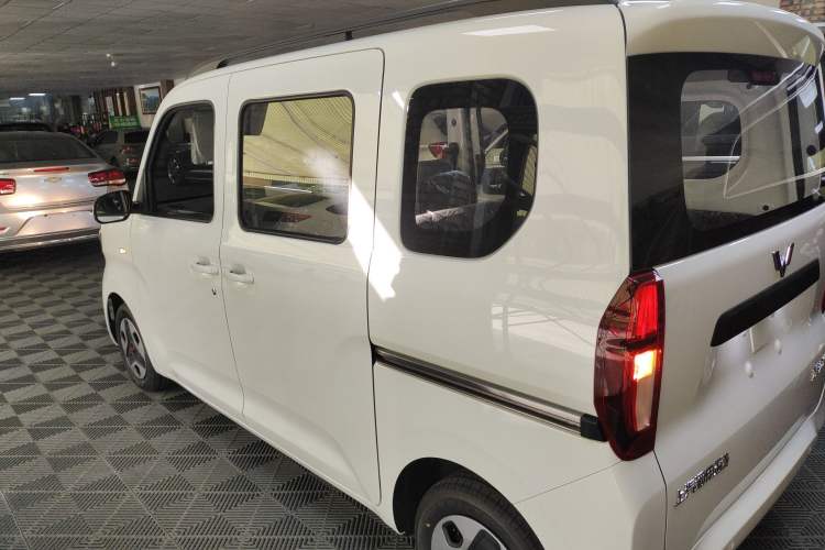 Used Wuling Zhiguang New Energy 2025 Comfort Model