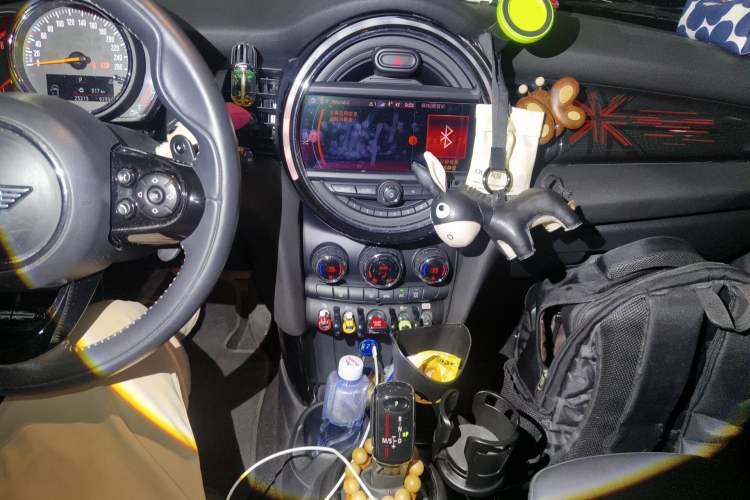 Used MINI 2019 2.0T COOPER S Artist Five-Door Edition Audio And AC Panel