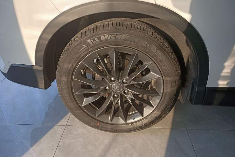 Used Acura CDX 2021 1.5T Two-Wheel Drive Deluxe · A-Spec Smart Safety Sport Model