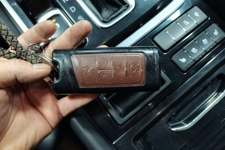 Used GAC Trumpchi GS8 2017 320T Two-Wheel Drive Luxury Smart Connectivity Version (7 Seats)
