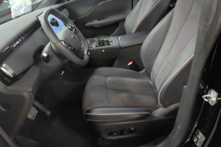 Used VOYAH COURAGE 2024 Four-Wheel Drive Global Edition Left Front Seat