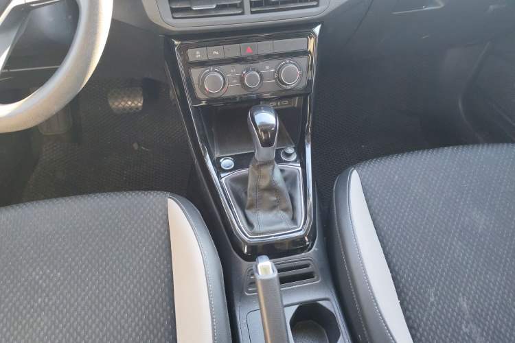 Used Volkswagen Tacqua 2021 200TSI DSG JoyConnect Edition