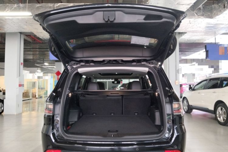 Used Jeep Commander 2018 2.0T Two-Wheel Drive Enjoyment Version China VI Emission Standard
