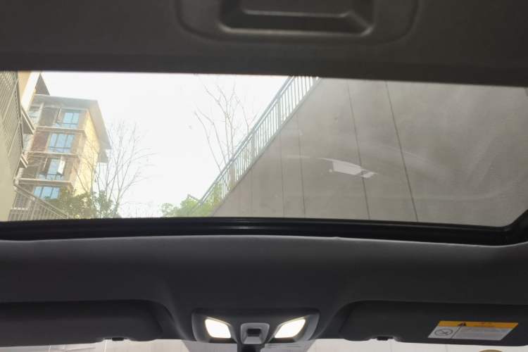 Used Changan UNI-V iDD 2023 ZhiDian iDD 1.5T 113km Smart & Fun Version
