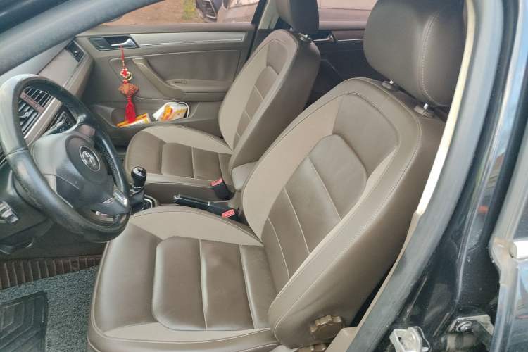 Used Volkswagen Bora 2014 1.6L Manual Comfort Model Left Front Seat