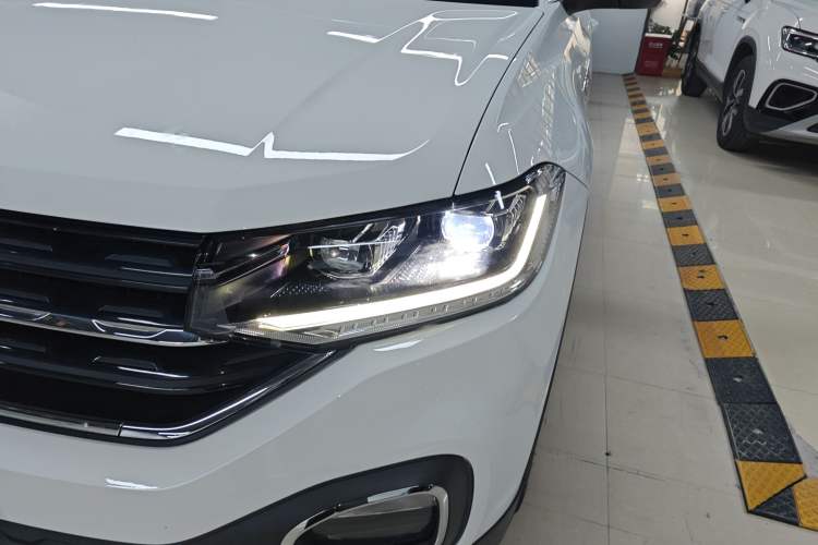 Used Volkswagen Tacqua 2021 200TSI DSG JoyConnect Edition