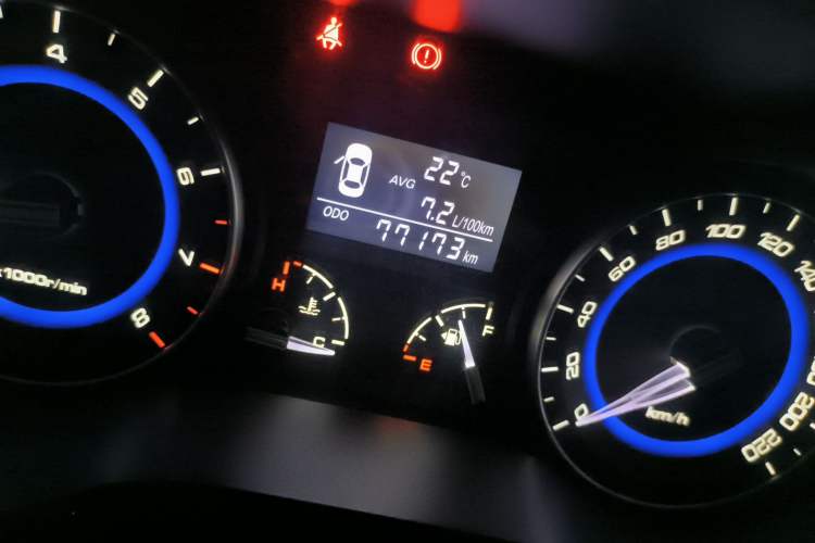 Used CHANGAN Alsvin V7 2015 1.6L Manual Enjoyment Model China IV Standard Odometer Close Up