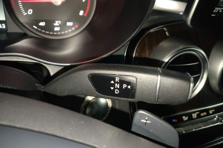 Used Mercedes-Benz GLC 2019 Facelift GLC 260 L 4MATIC Luxury Model Gear Lever