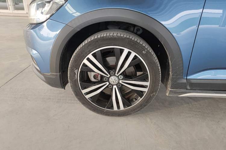 Used Volkswagen Touran 2018 Volkswagen Touran L 280TSI DSG Boundary Edition 7 Seats China VI Standard
