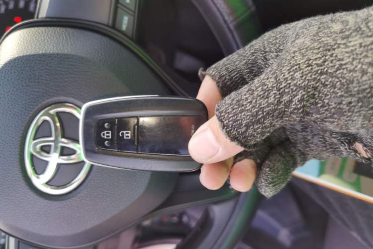 Used Toyota Wildlander 2022 Facelifted Dual-Motor 2.5L E-CVT Two-Wheel Drive Leading Edition
