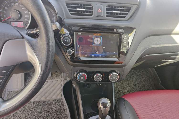 Used Kia K2 2015 Hatchback 1.4L AT GLS Cool Edition