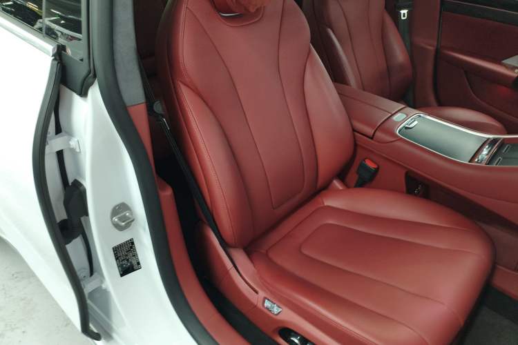 Used Hima Luxeed S7 2025 855 km Max Right Front Seat