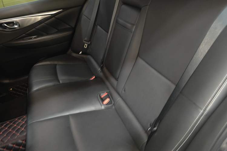 Used Infiniti Q50L 2018 2.0T Enjoyment Version China VI Standard