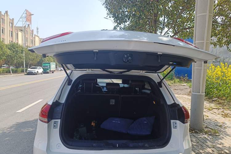 Used Haval H6 2017 Red-Label 1.5T Automatic Two-Wheel Drive Smart Edition Trunk