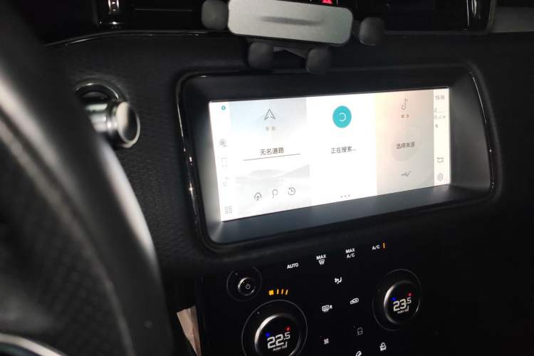 Used Land Rover Range Evoque 2021 Range Rover Velar 249 PS R-Dynamic S Performance Edition Audio And AC Panel