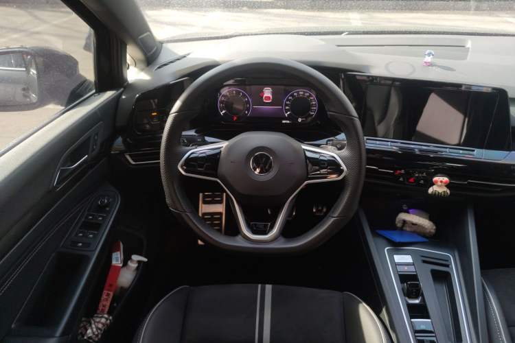 Used Volkswagen Golf 2023 280TSI DSG R-Line Lite Steering Wheel