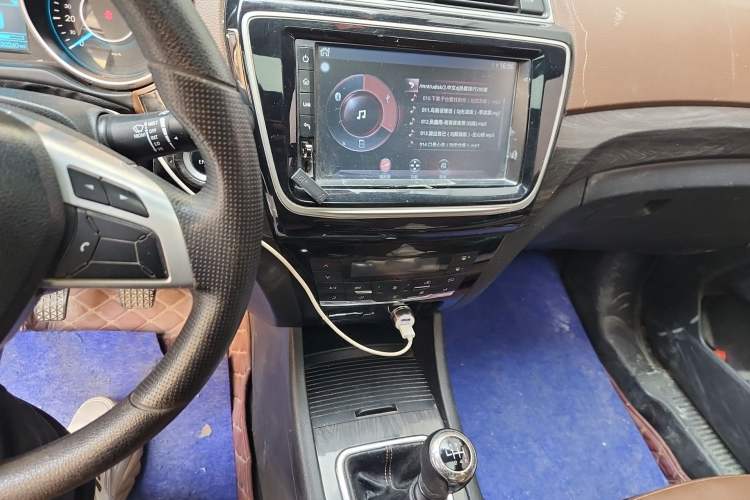 Used BAIC Weiwang S50 2016 1.5T Manual Lede Flagship Edition Audio And AC Panel