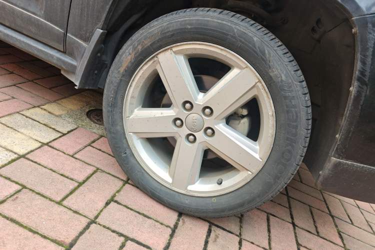 Used Jeep Compass 2012 2.4L Four-Wheel Drive Urban Edition