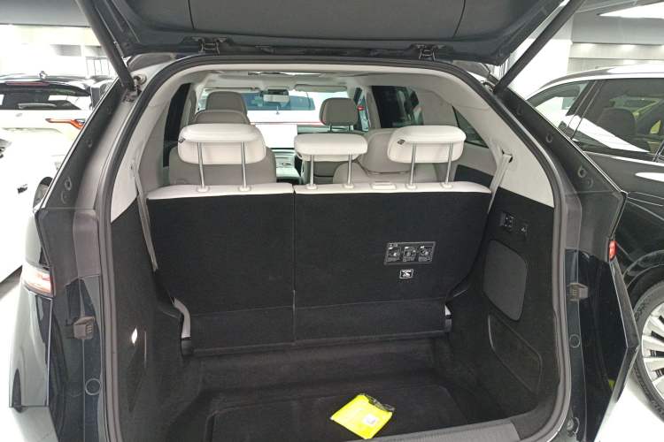 Used XPeng X9 2024 702 Ultra-Long Range Max