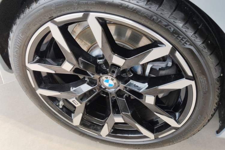 Used BMW 4 Series 2024 430i M Sport Night Edition Right Rear Wheel Hub