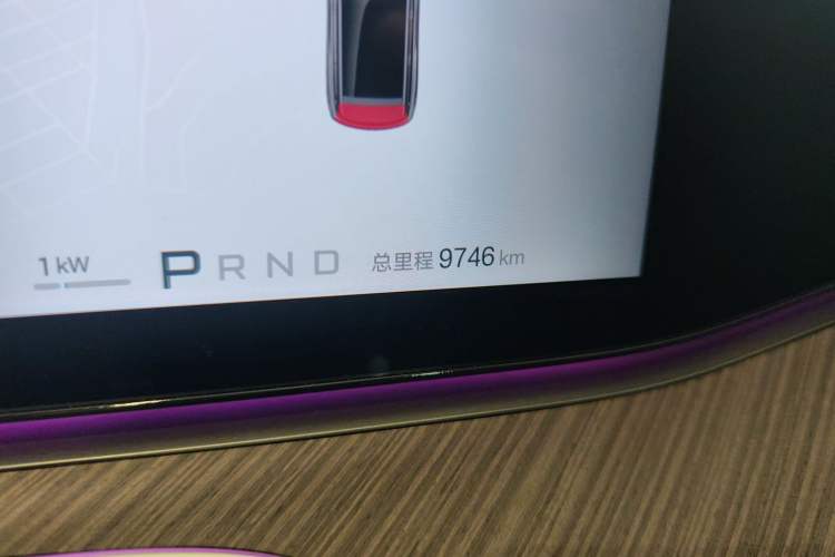 Used Denza N9 2025 Flagship Model Odometer Close Up