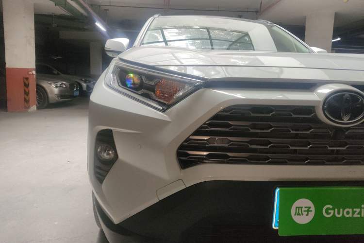 Used Toyota RAV4 2021 2.0L CVT Four-Wheel Drive Premium Edition
