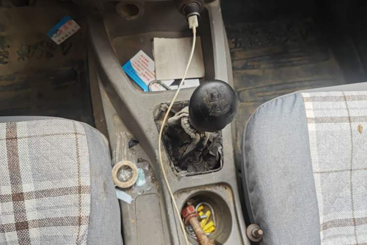 Used Wuling Rongguang V 2016 1.2L Practical Model Non-Power-Assisted
