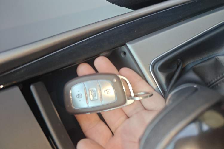 Used Hyundai Elantra (5th Generation / Langdong) 2016 1.6L Automatic Prestige Model