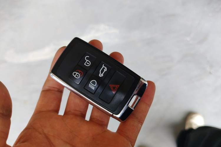 Used Land Rover Range Rover Evoque 2021 Range Rover Velar 249 PS R-Dynamic S Performance Edition
