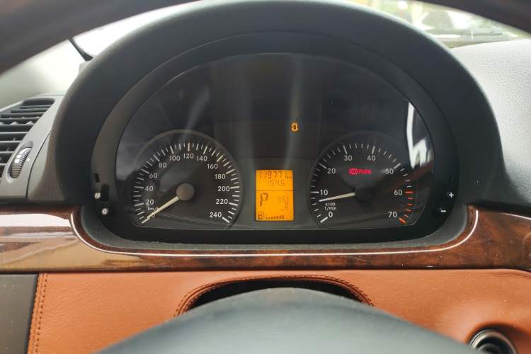 Used Xinkai Vito 2015 3.0L Standard Edition Instrument Cluster