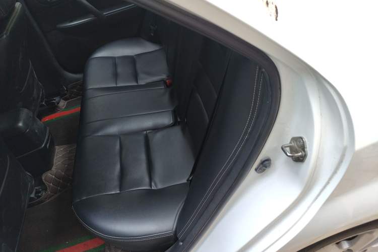 Used Mazda 6 2015 2.0L Automatic Classic Version
