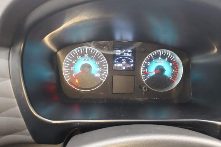 Used Jinbei Gold Hiace 2021 1.5L Passenger Van Travel Lion 6-Seater